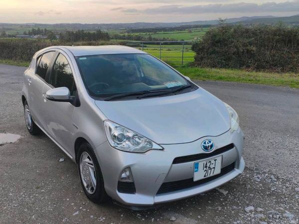 Toyota Aqua Hatchback, Petrol Hybrid, 2014, Silver
