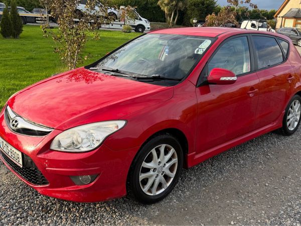 Hyundai i30 Hatchback, Diesel, 2010, Red
