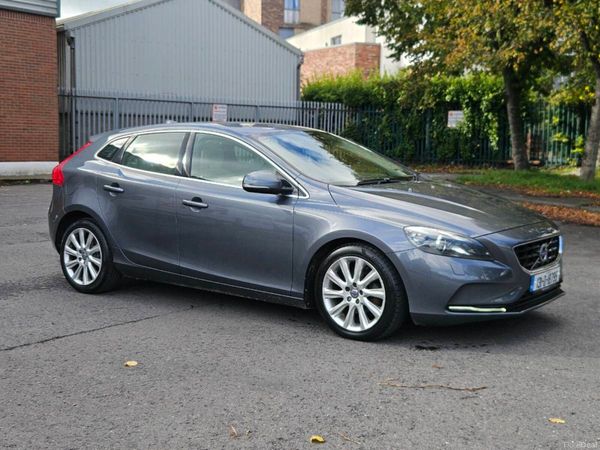 Volvo V40 Hatchback, Diesel, 2013, Grey