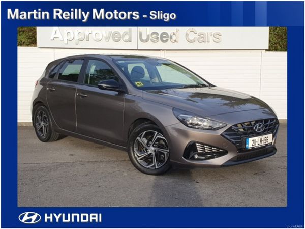 Hyundai i30 Hatchback, Petrol, 2021, Brown