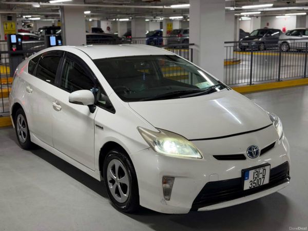 Toyota Prius Hatchback, Petrol Hybrid, 2013, White