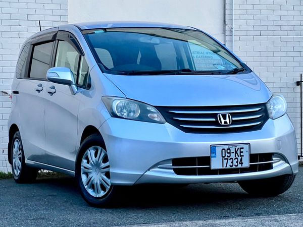 Honda Freed Estate, Petrol, 2009, Silver