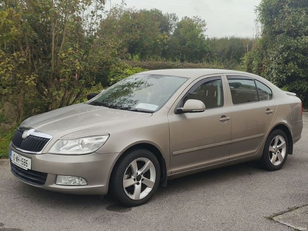 Skoda Octavia Hatchback, Diesel, 2010, Beige