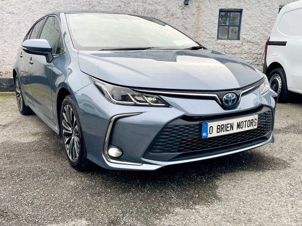 Toyota Corolla Saloon, Petrol Hybrid, 2025, Grey