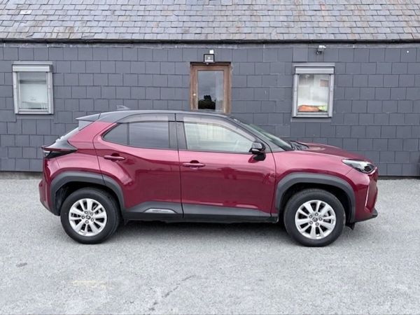 Toyota Yaris Cross Estate, Petrol Hybrid, 2020, Red