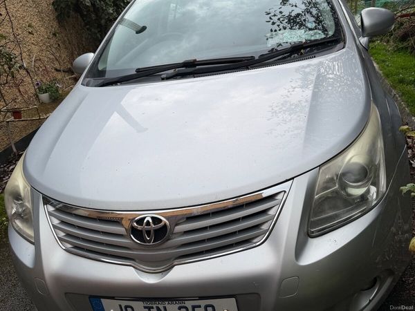 Toyota Avensis Saloon, Diesel, 2010, Silver