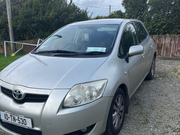 Toyota Auris Hatchback, Diesel, 2010, Silver