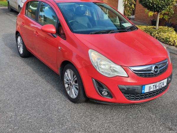 Opel Corsa Hatchback, Petrol, 2011, Red