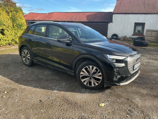 Audi e-tron Estate/Jeep, Electric, 2023, Black