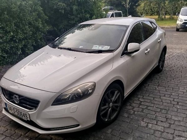 Volvo V40 Hatchback, Petrol, 2014, White