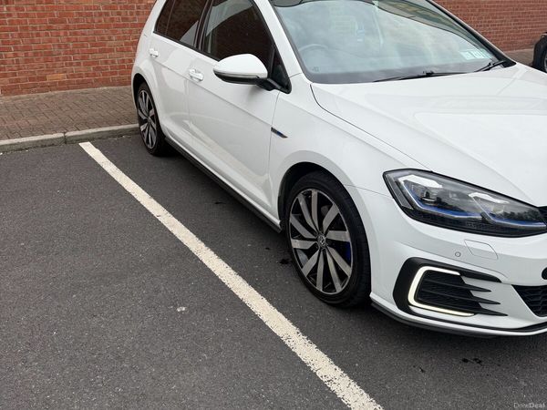 Volkswagen Golf Hatchback, Petrol Plug-in Hybrid, 2018, White
