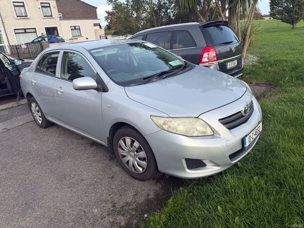 Toyota Corolla Saloon, Petrol, 2010, Silver