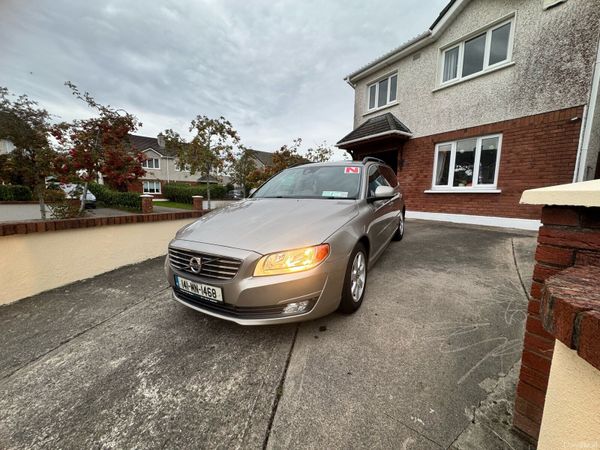 Volvo V70 Estate, Diesel, 2014, Gold
