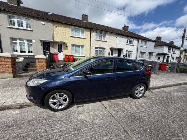 Ford Focus Hatchback, Petrol, 2012, Blue