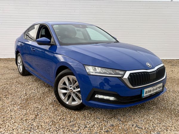 Skoda Octavia Hatchback, Diesel, 2023, Blue