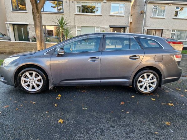 Toyota Avensis Estate, Diesel, 2011, Grey