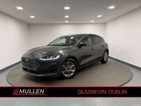 Ford Focus Hatchback, Diesel, 2022, Grey