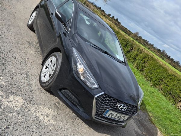 Hyundai i40 Saloon, Diesel, 2019, Black