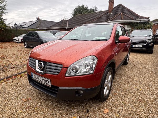 Nissan Qashqai Hatchback, Petrol, 2008, Red