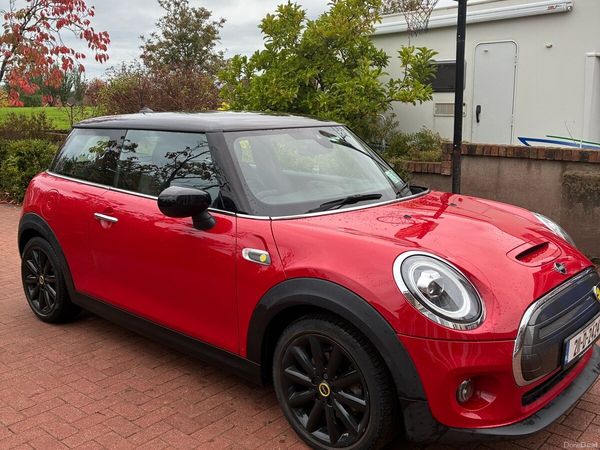 Mini Cooper Hatchback, Electric, 2021, Red
