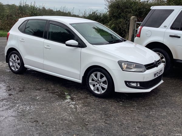 Volkswagen Polo Hatchback, Petrol, 2014, White