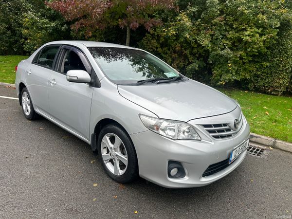 Toyota Corolla Saloon, Diesel, 2012, Silver