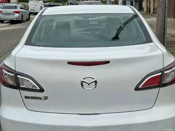 Mazda Mazda3 Saloon, Diesel, 2011, White