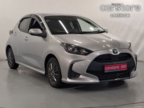 Toyota Yaris Hatchback, Petrol Hybrid, 2023, Silver