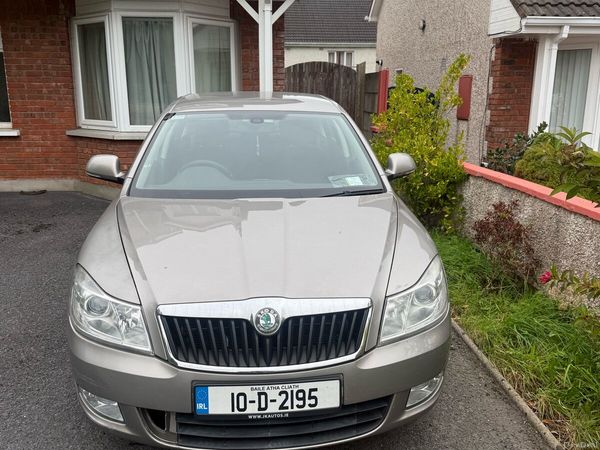 Skoda Octavia Hatchback, Diesel, 2010, Beige
