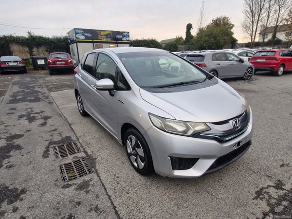 Honda Fit Hatchback, Petrol Hybrid, 2014, Silver