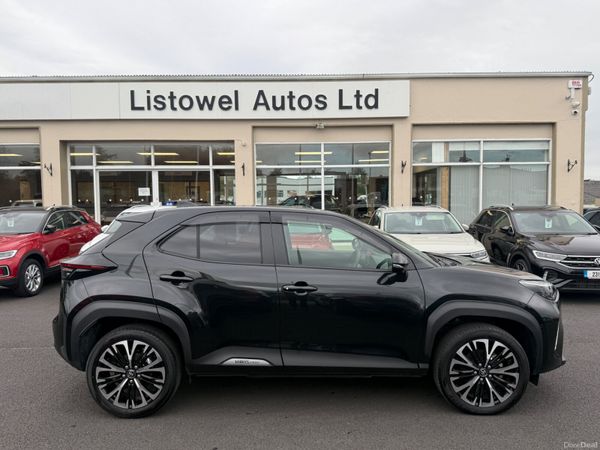 Toyota Yaris Cross SUV, Petrol Hybrid, 2025, Black