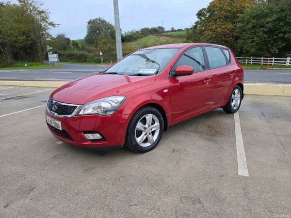 Kia Ceed MPV, Diesel, 2010, Red