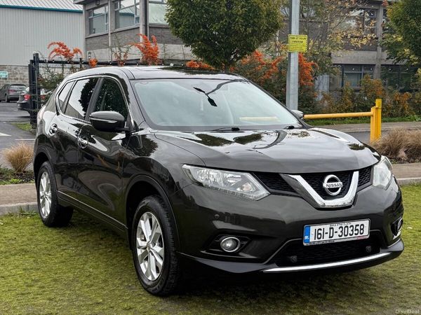 Nissan X-Trail SUV, Diesel, 2016, Green