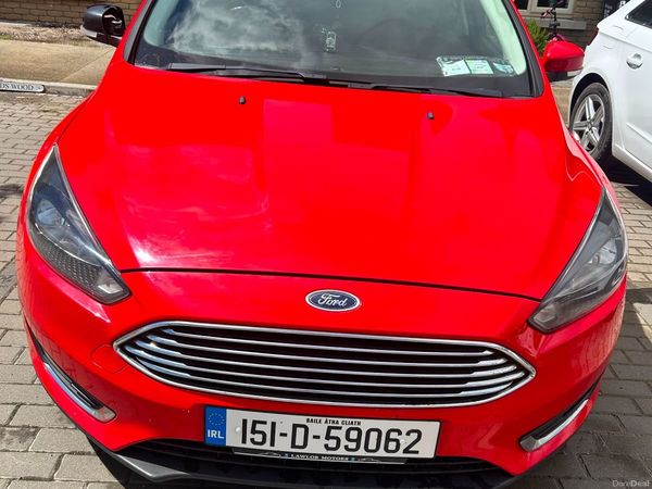 Ford Focus Hatchback, Petrol, 2015, Red