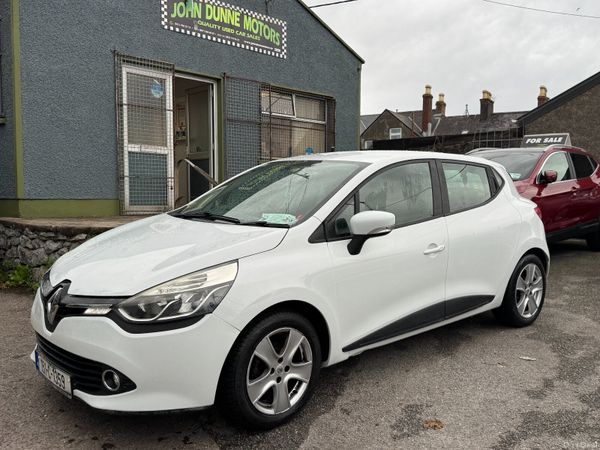 Renault Clio Hatchback, Petrol, 2015, White