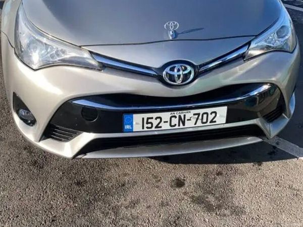 Toyota Avensis Saloon, Diesel, 2015, Grey
