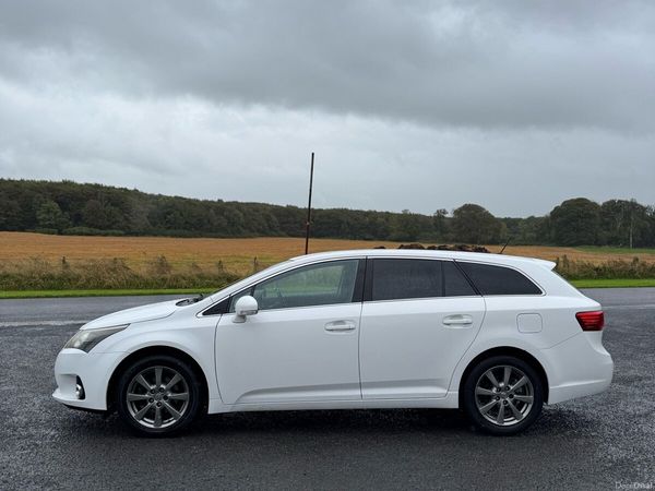 Toyota Avensis Estate, Diesel, 2012, White