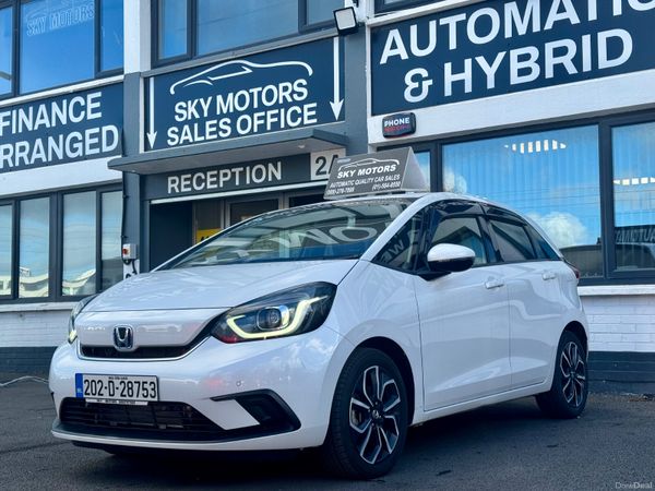 Honda Fit Hatchback, Petrol Hybrid, 2020, White