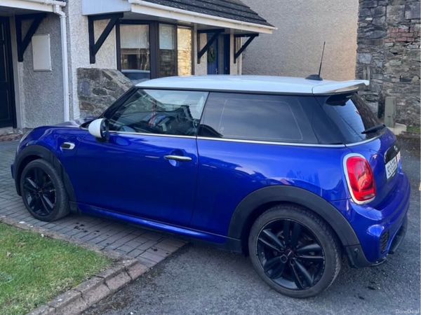 Mini Cooper Hatchback, Petrol, 2019, Blue