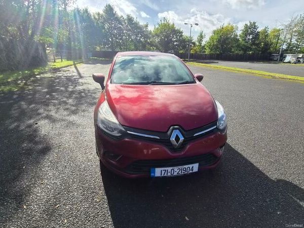 Renault Clio Hatchback, Diesel, 2017, Red