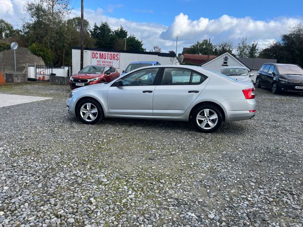 Skoda Octavia Saloon, Diesel, 2015, Silver