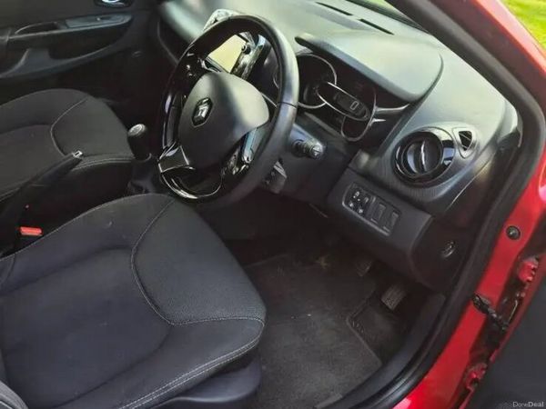 Renault Clio Hatchback, Petrol, 2013, Red