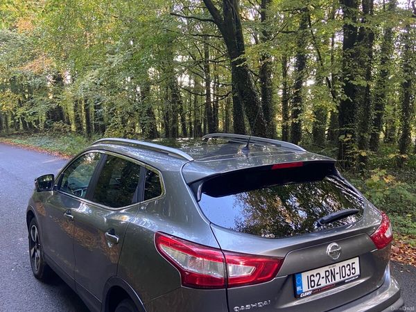 Nissan Qashqai Hatchback, Diesel, 2016, Grey