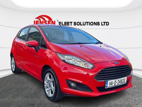 Ford Fiesta Hatchback, Petrol, 2014, Red