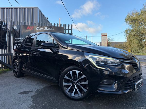 Renault Clio Hatchback, Petrol, 2021, Black