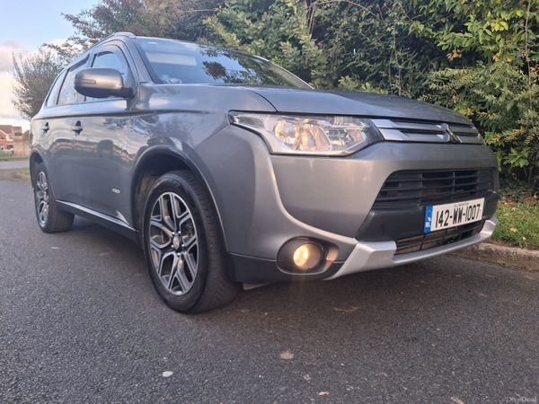 Mitsubishi Outlander SUV, Diesel, 2014, Grey