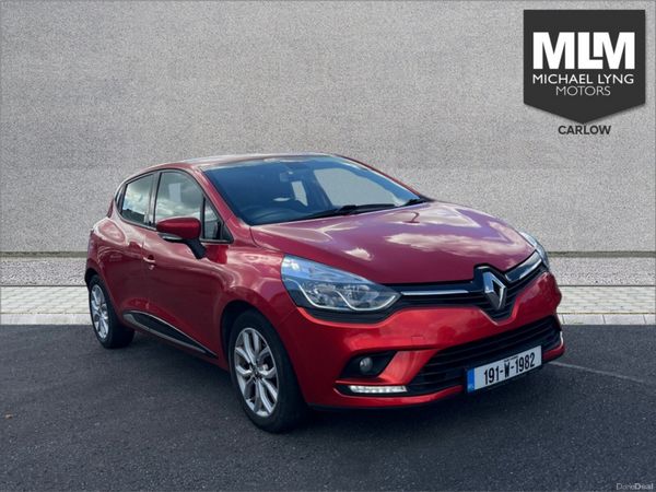 Renault Clio Hatchback, Petrol, 2019, Red