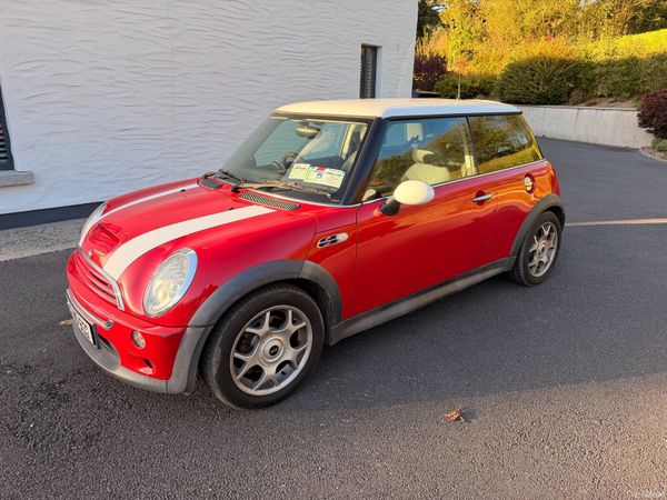 Mini Cooper Hatchback, Petrol, 2002, Red