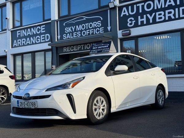 Toyota Prius Hatchback, Petrol Hybrid, 2021, White