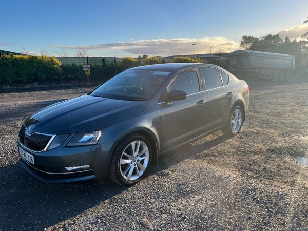 Skoda Octavia Saloon, Diesel, 2017, Grey